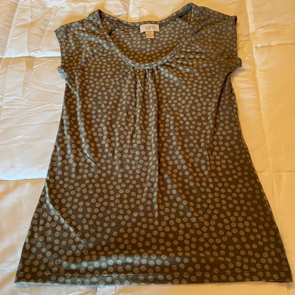 Ann Taylor Loft/ women’s top, size XS, olive green